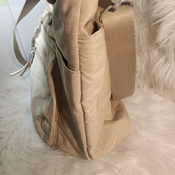 NWOT Baggallini Everyday Tote with Phone Case - Picture 3 of 8